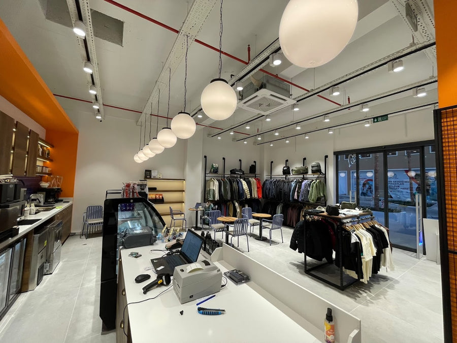 Sarıyıldızspor X Vault X Blue Monkey Coffee Concept Selçuk Outlet Park Mağaza